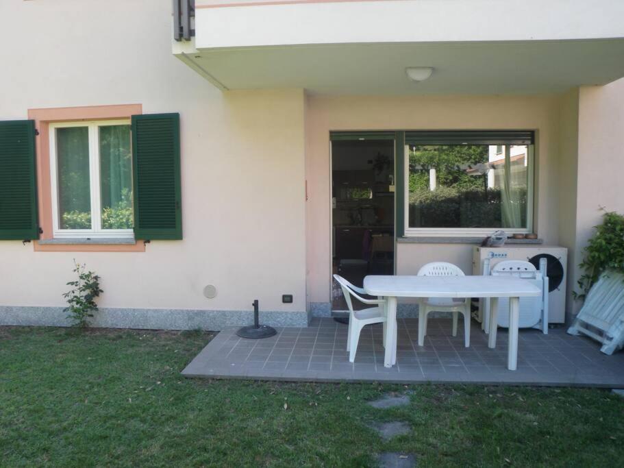La Casa Sul Lago Monvalle Bagian luar foto